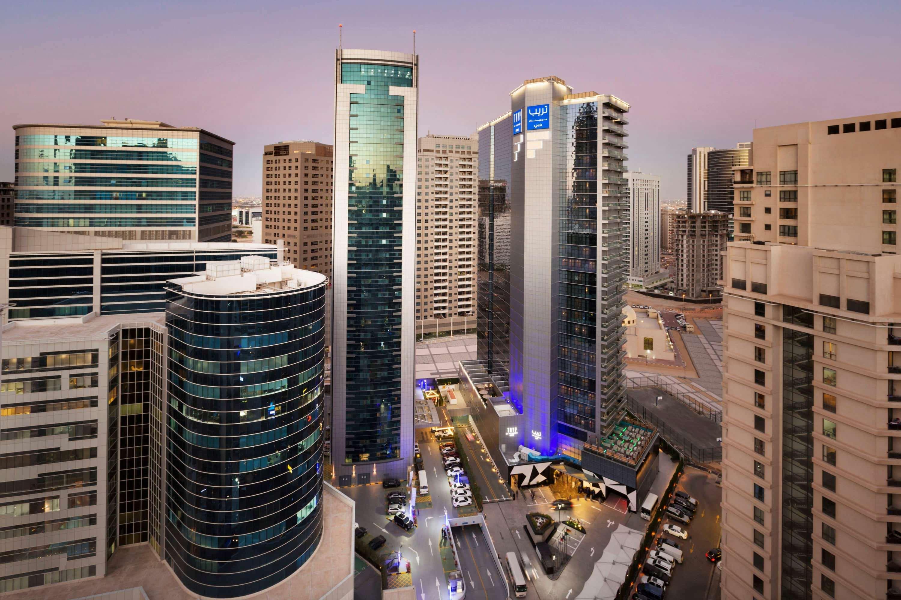 Hotel Tryp By Wyndham Dubái Exterior foto The hotel in 2019