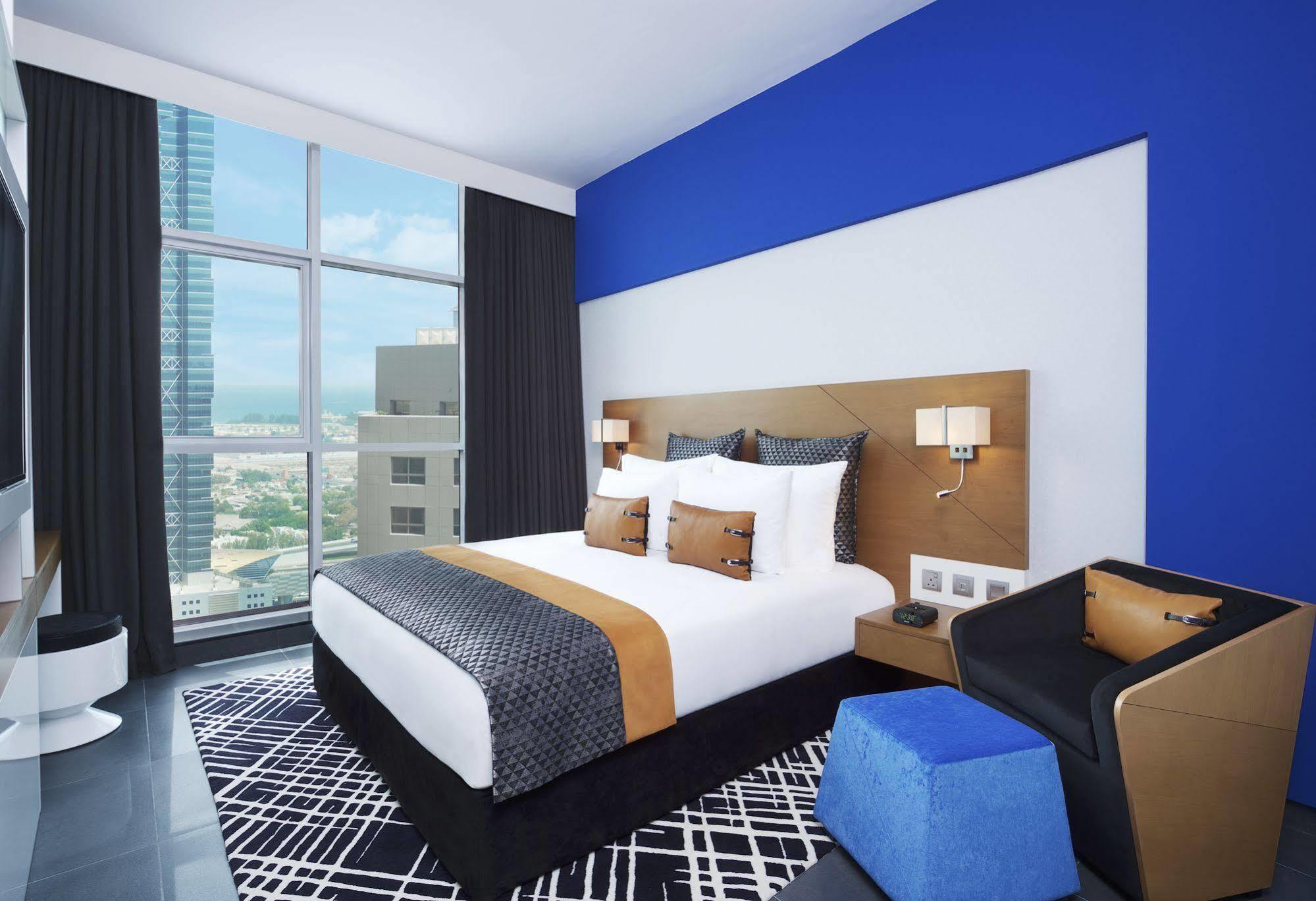 Hotel Tryp By Wyndham Dubái Exterior foto A room at the hotel
