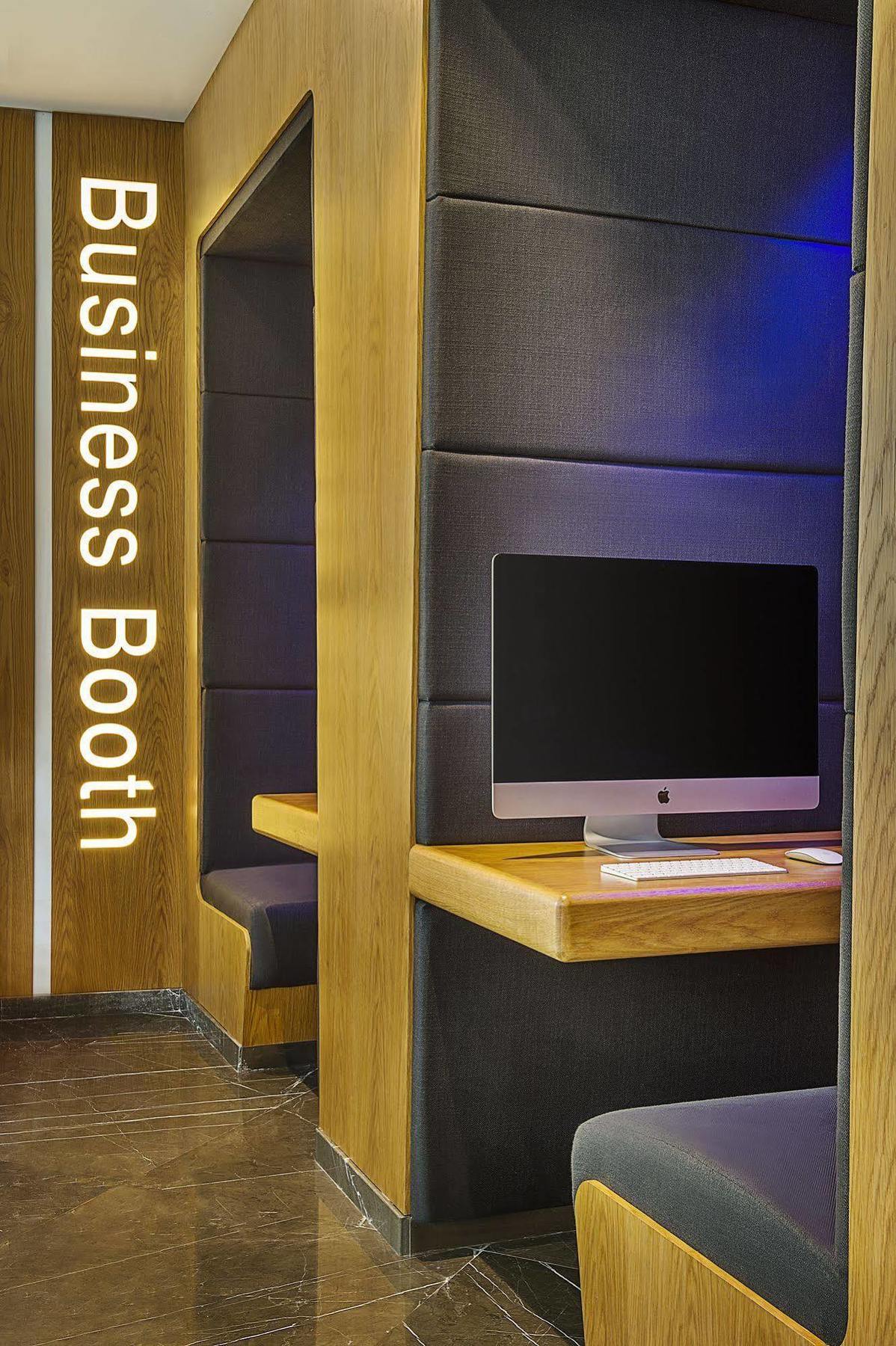 Hotel Tryp By Wyndham Dubái Exterior foto Business Booth